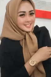 Hijab Hyper Kena Sodok Teman Kerja